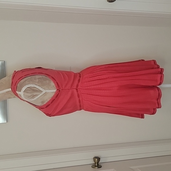 Free People Birds Of A Feather, Size 2 Color is Paradise Coral.  Excellent Cond. - Picture 5 of 10